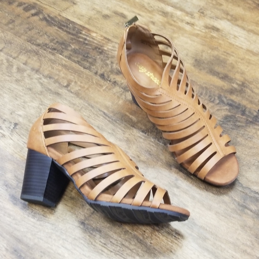 Easy Street Dreamer Sandals - Picture 2 of 3